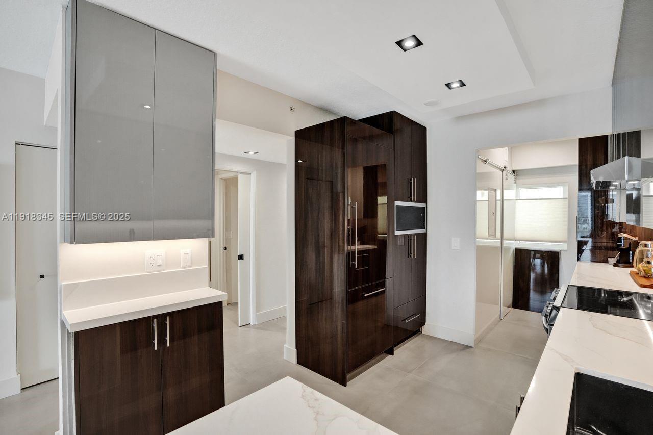 MARINA BAY CLUB CONDO HOT - Residential