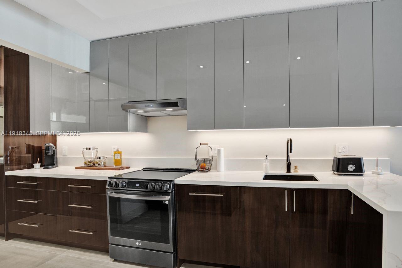 MARINA BAY CLUB CONDO HOT - Residential