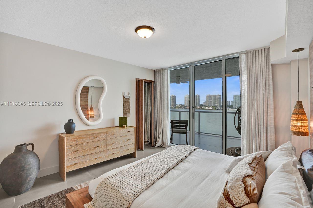 MARINA BAY CLUB CONDO HOT - Residential