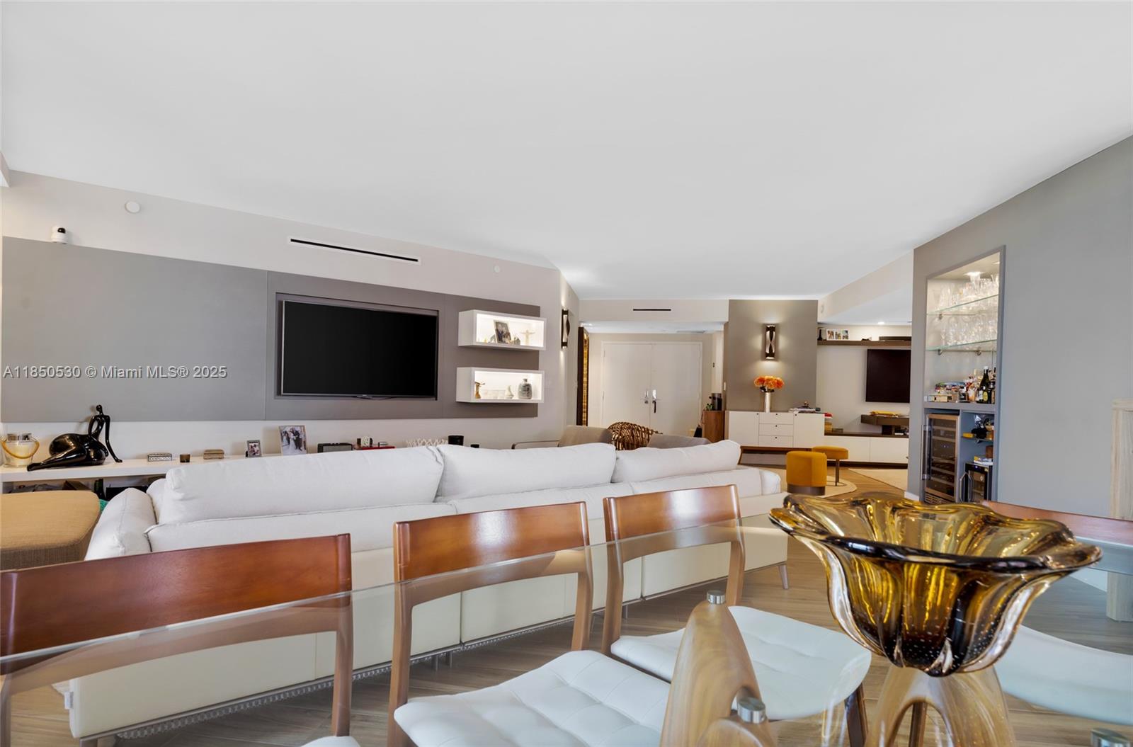 VILLA REGINA CONDO - Residential