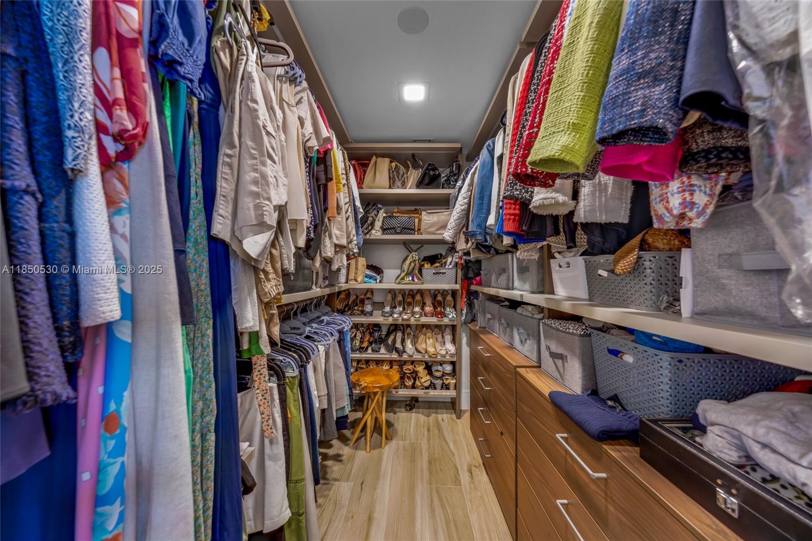 VILLA REGINA CONDO - Residential