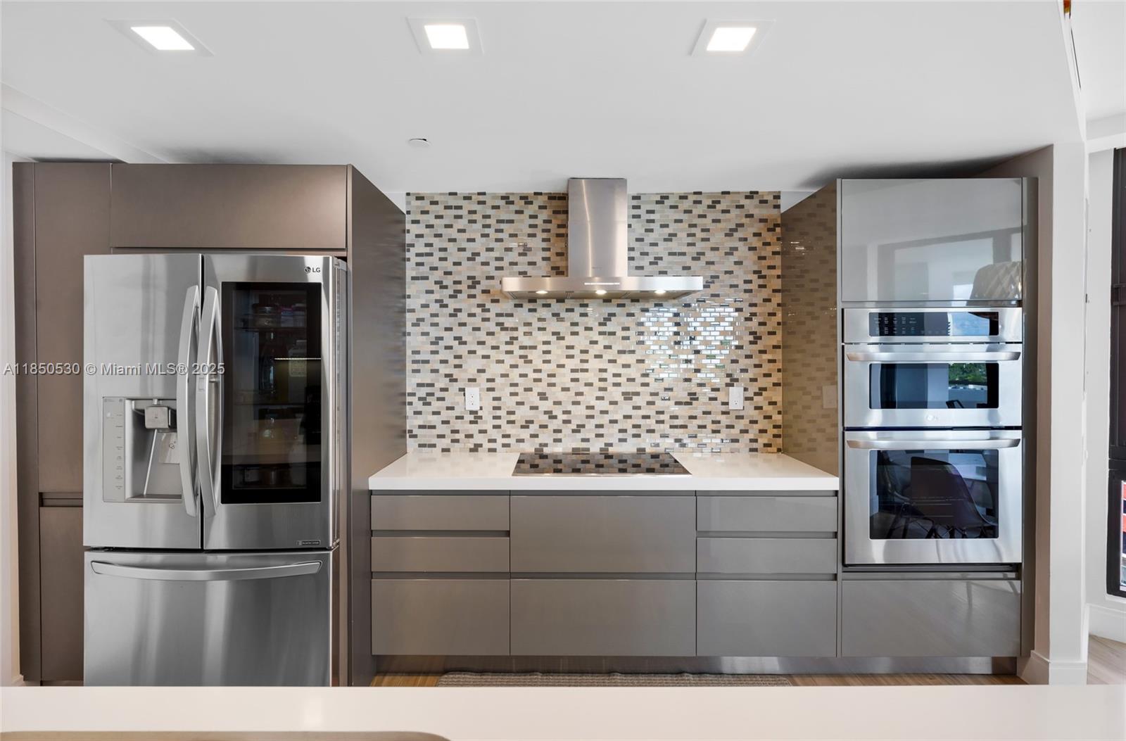 VILLA REGINA CONDO - Residential