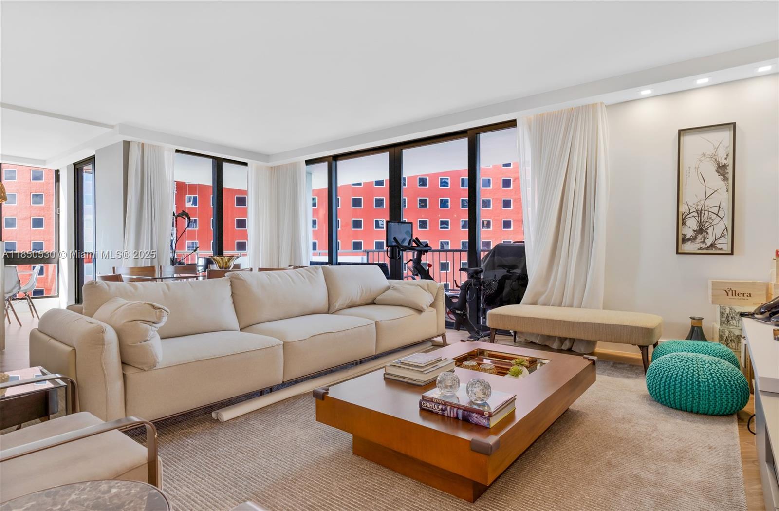 VILLA REGINA CONDO - Residential