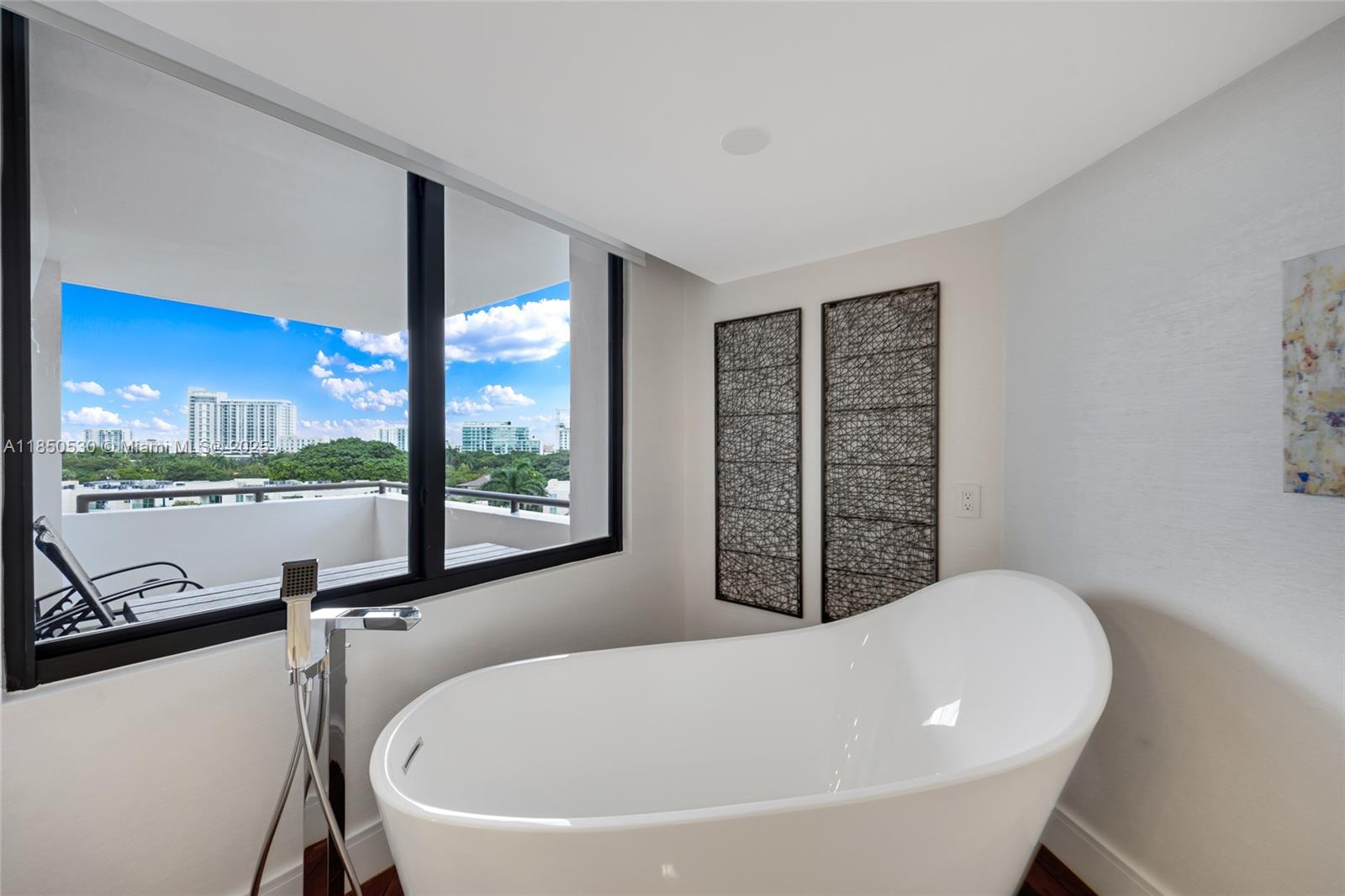 1581 Brickell Ave 506