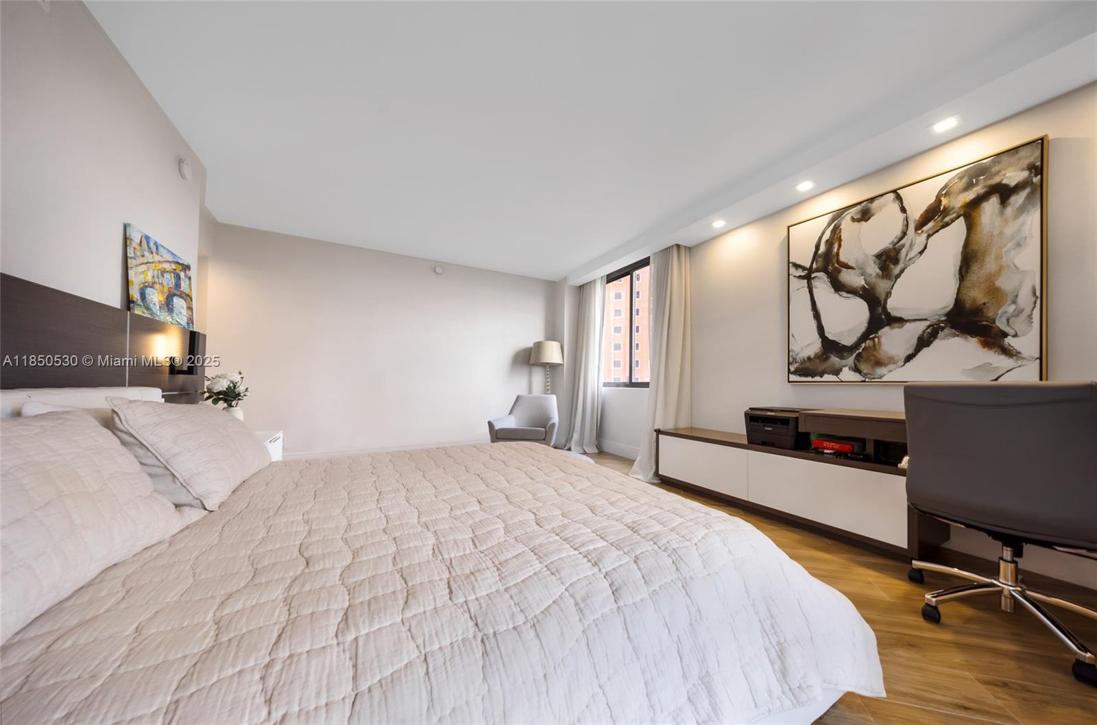 VILLA REGINA CONDO - Residential