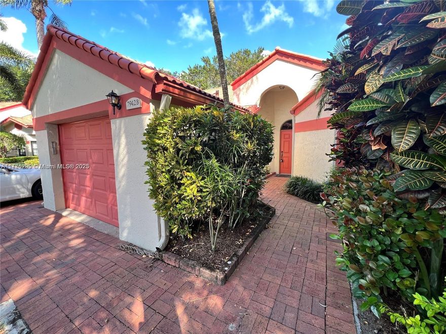 Gorgeous 2/2 Townhome, located in desirable east Delray Beach, in a gated 55+ community (furnished home). Open floor plan with spacious living area and an oversized master bedroom. The home also features upgraded stainless steel appliances, granite counters, full sized washer and dryer in garage. Patio is glass enclosed and can be an additional sitting room. Amenities include a resort-style fabulous pool overlooking the lake, hot tub, tennis courts, pickleball & so much more. Short distance to the Delray Beaches No smoking and no pets allowed. Show with confidence, Seasonal Listing!!