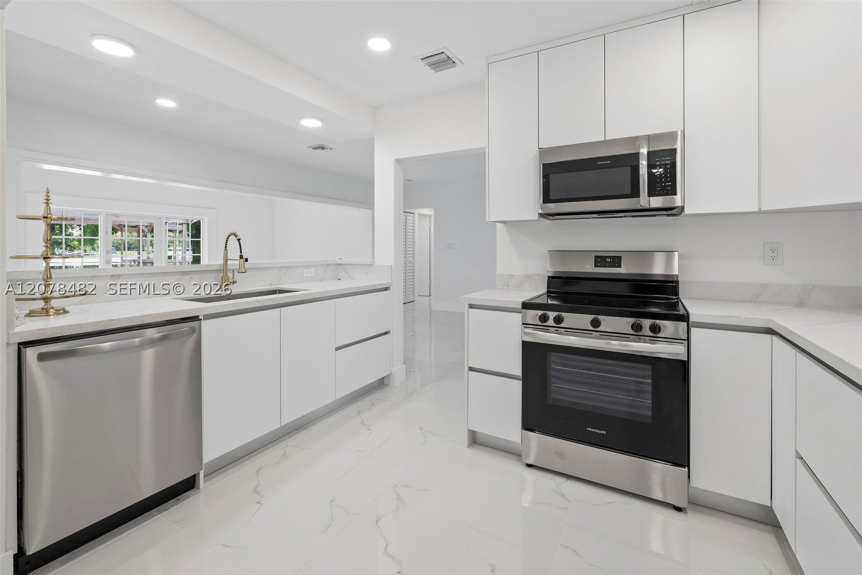 10901 SW 47th Ter, Miami FL 33165