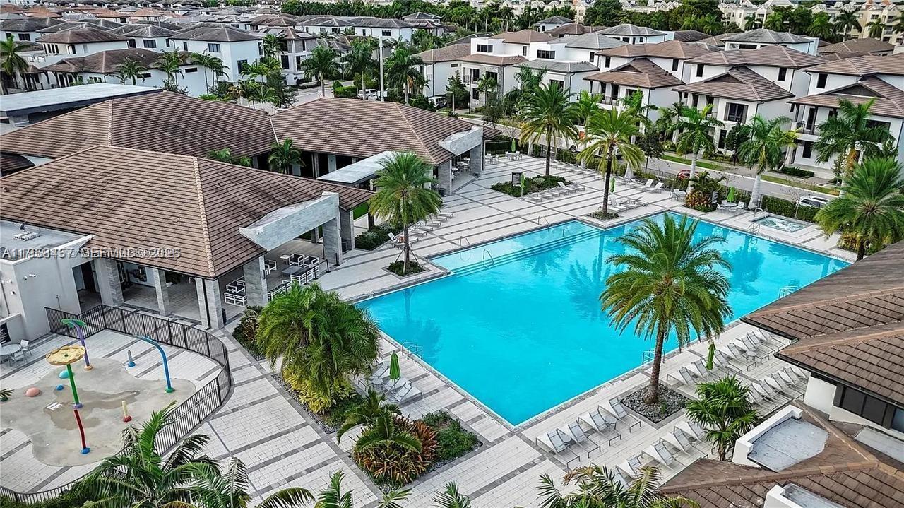 DOWNTOWN DORAL SOUTH PHAS - Residential Lease