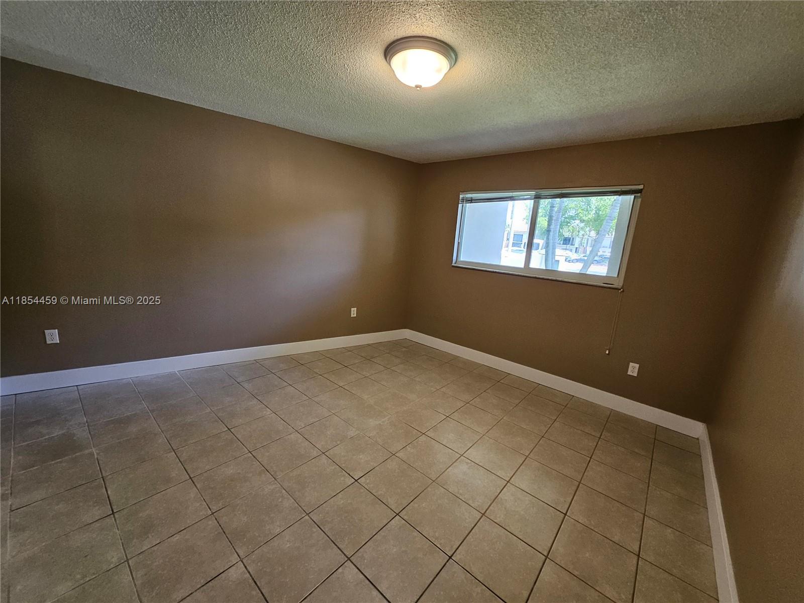 VILLAS OF MIAMI LAKES CON - Residential Lease
