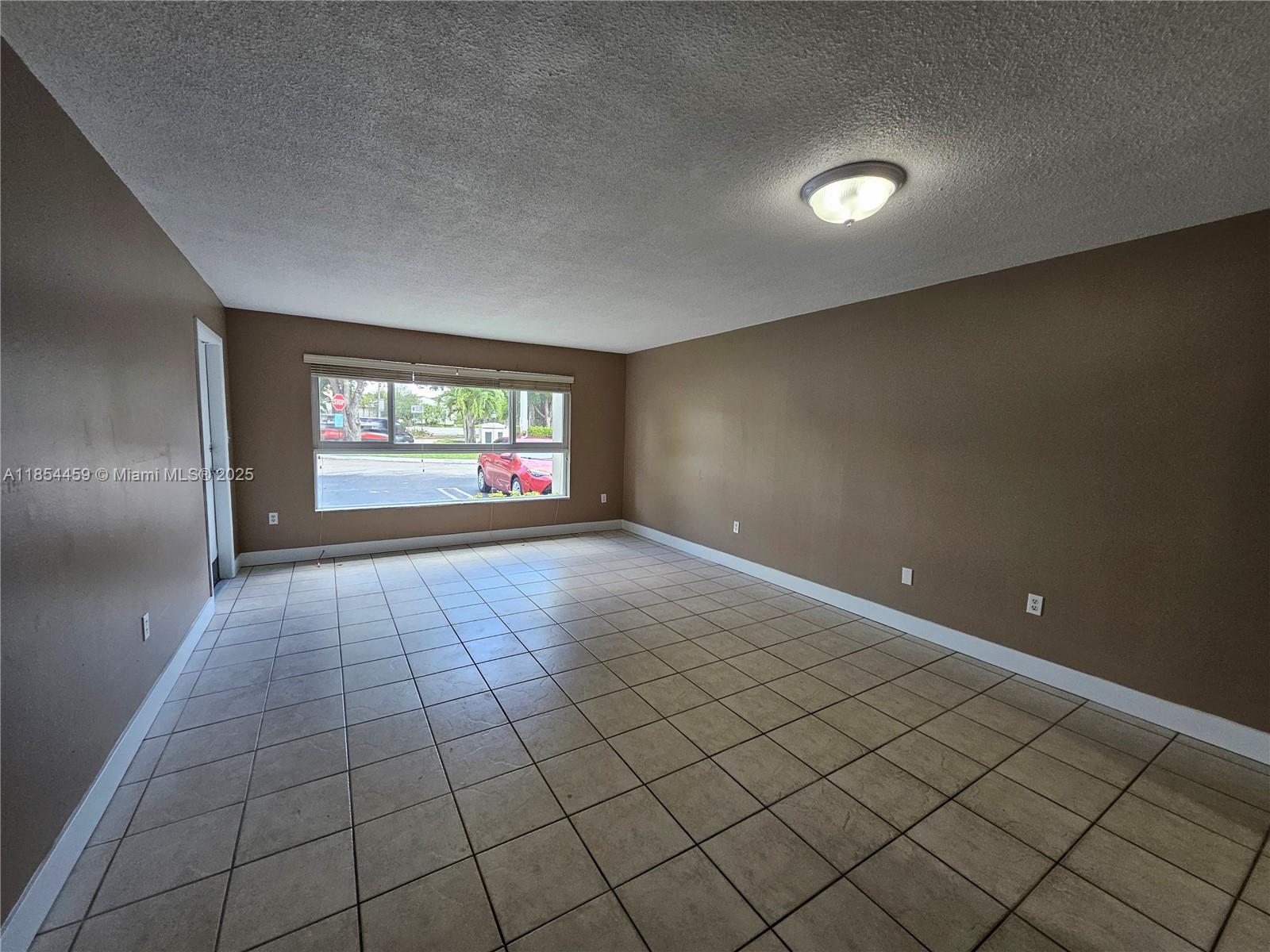VILLAS OF MIAMI LAKES CON - Residential Lease