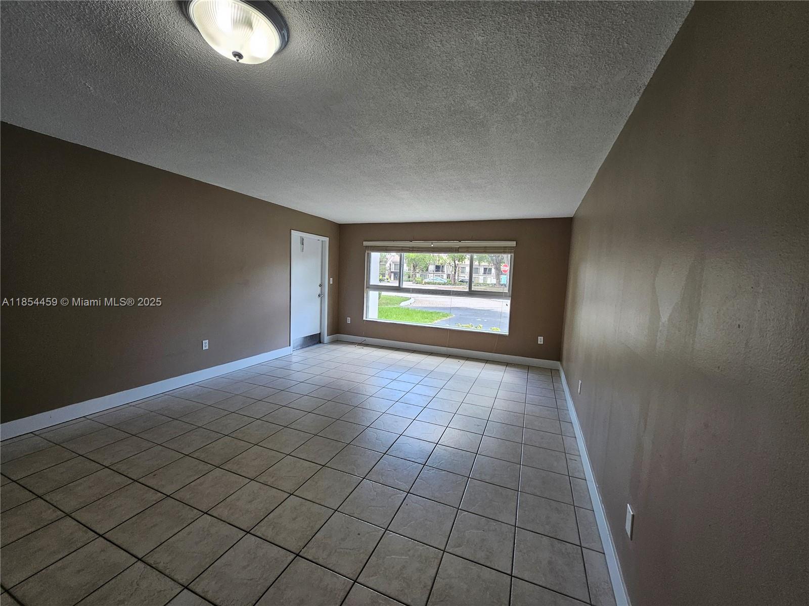 VILLAS OF MIAMI LAKES CON - Residential Lease