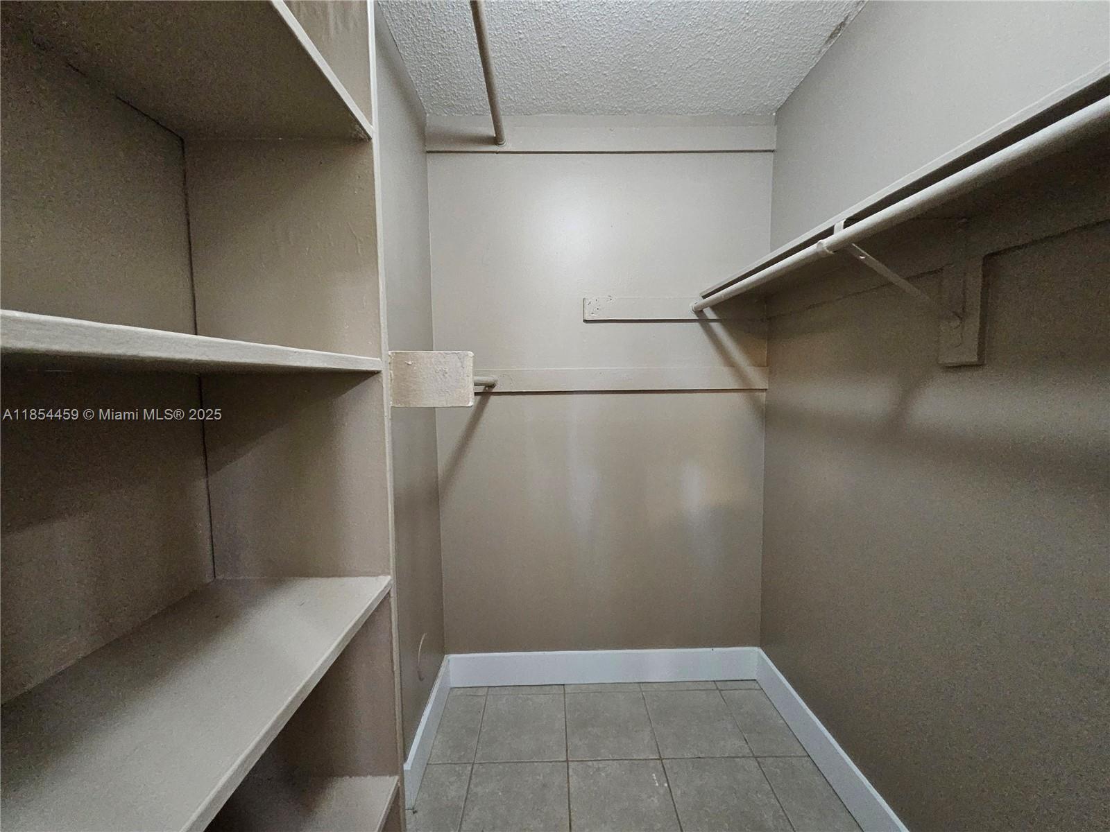 VILLAS OF MIAMI LAKES CON - Residential Lease