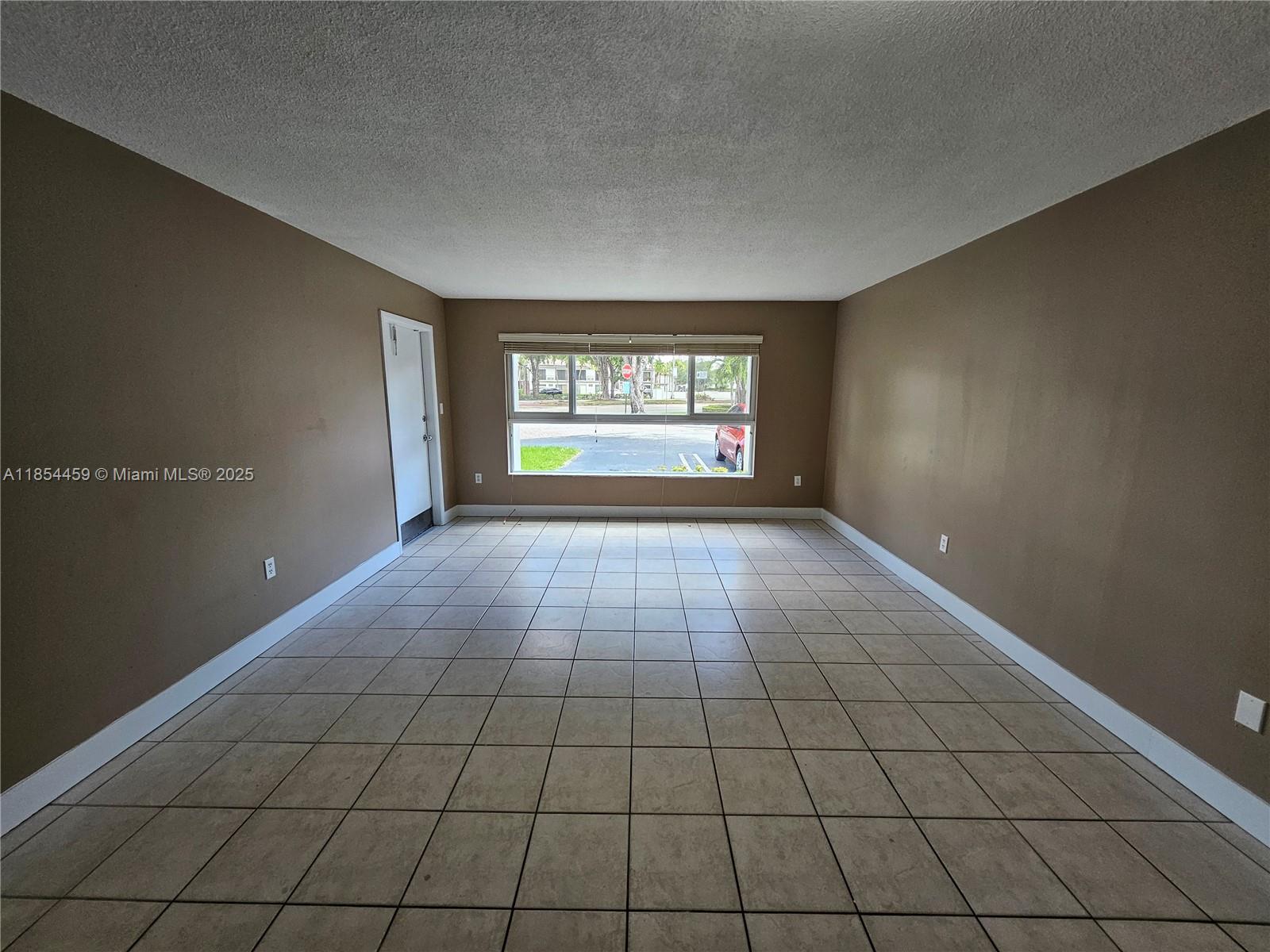 VILLAS OF MIAMI LAKES CON - Residential Lease