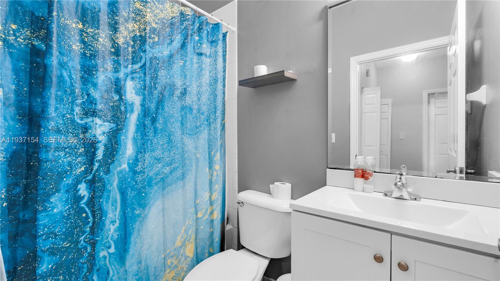 BANYAN BAY CONDO - Residential