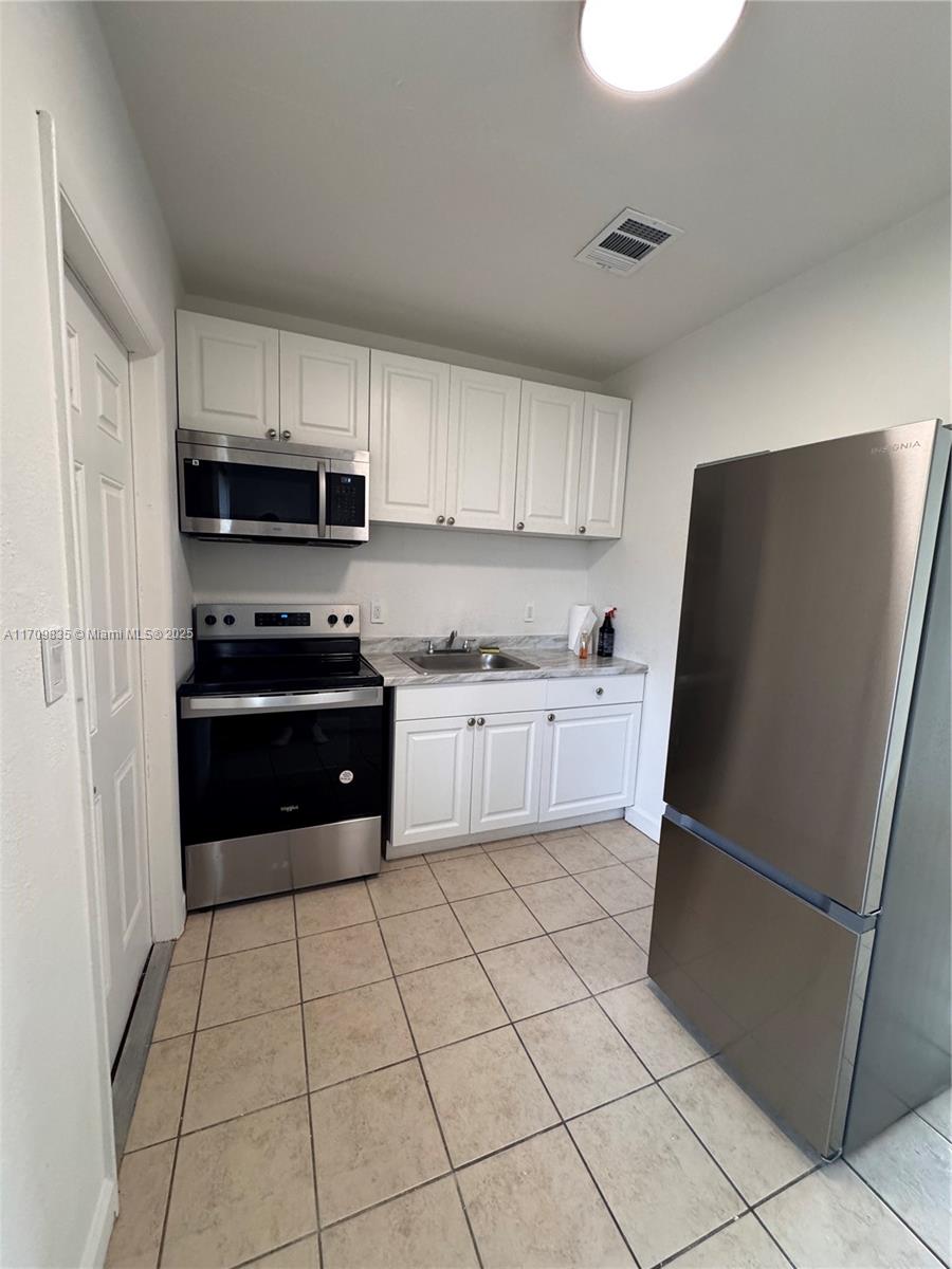 1265 Ne 127th St 1, North Miami, Miami-Dade County, Florida - 1 Bedrooms  
1 Bathrooms - 