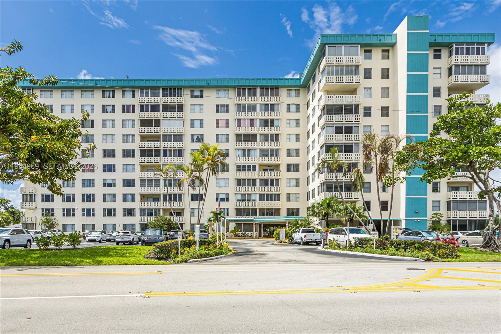 HILLCREST EAST NO 23 COND - Residential