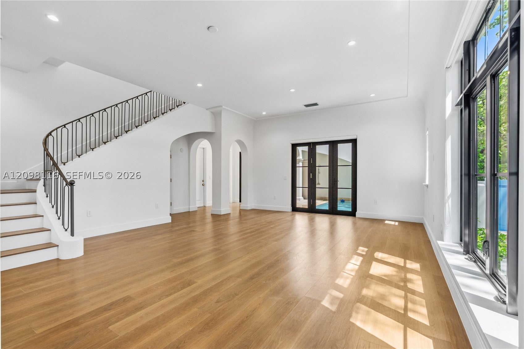 555 Santander Avenue V4
