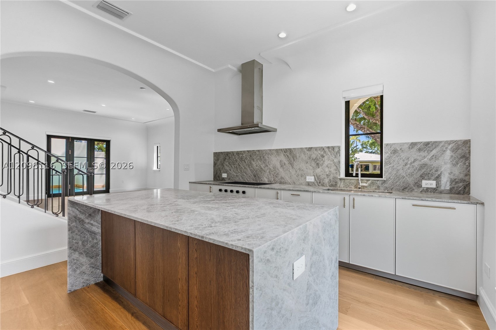 555 Santander Avenue V4