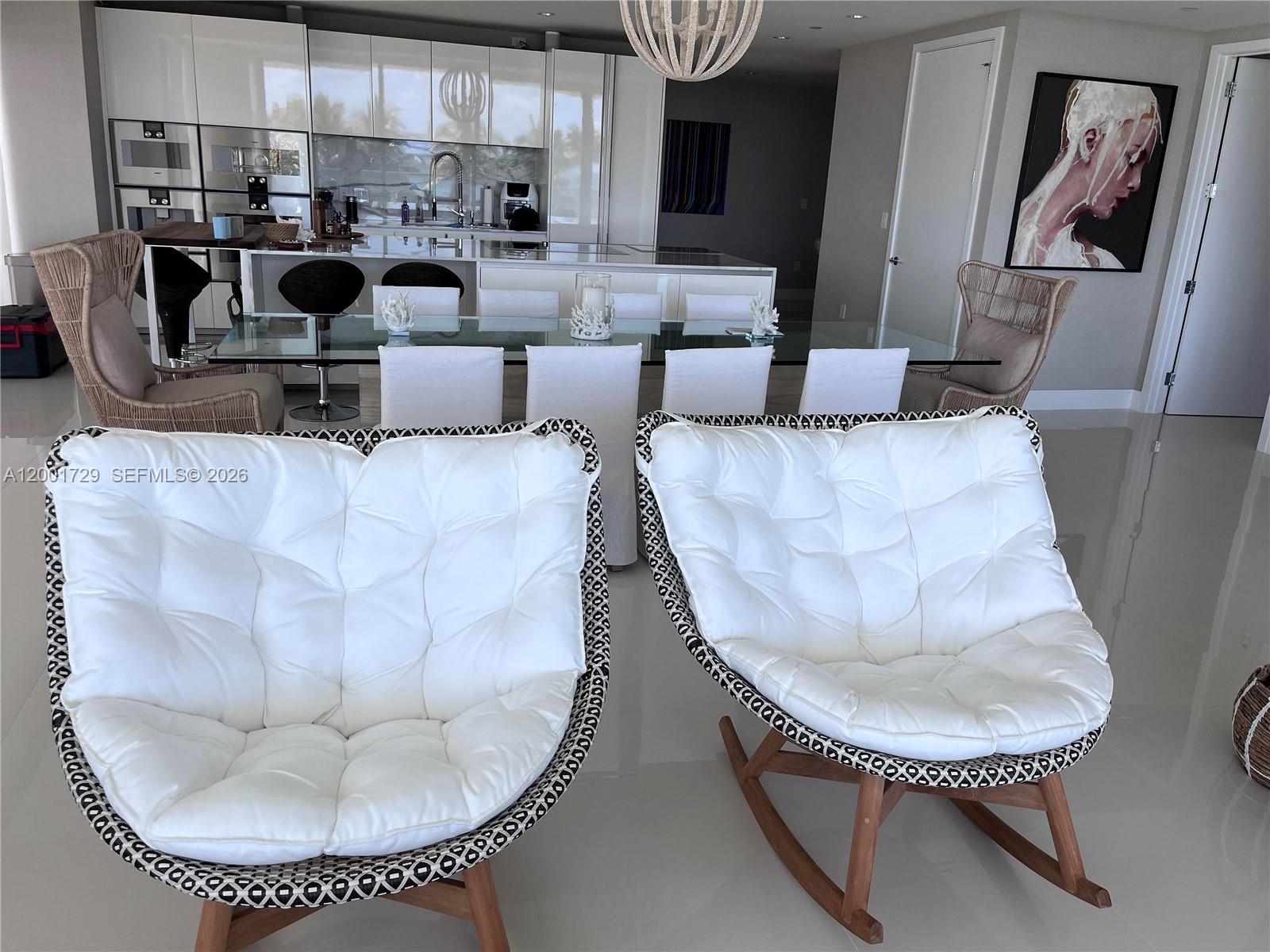 10201 Collins Ave 301