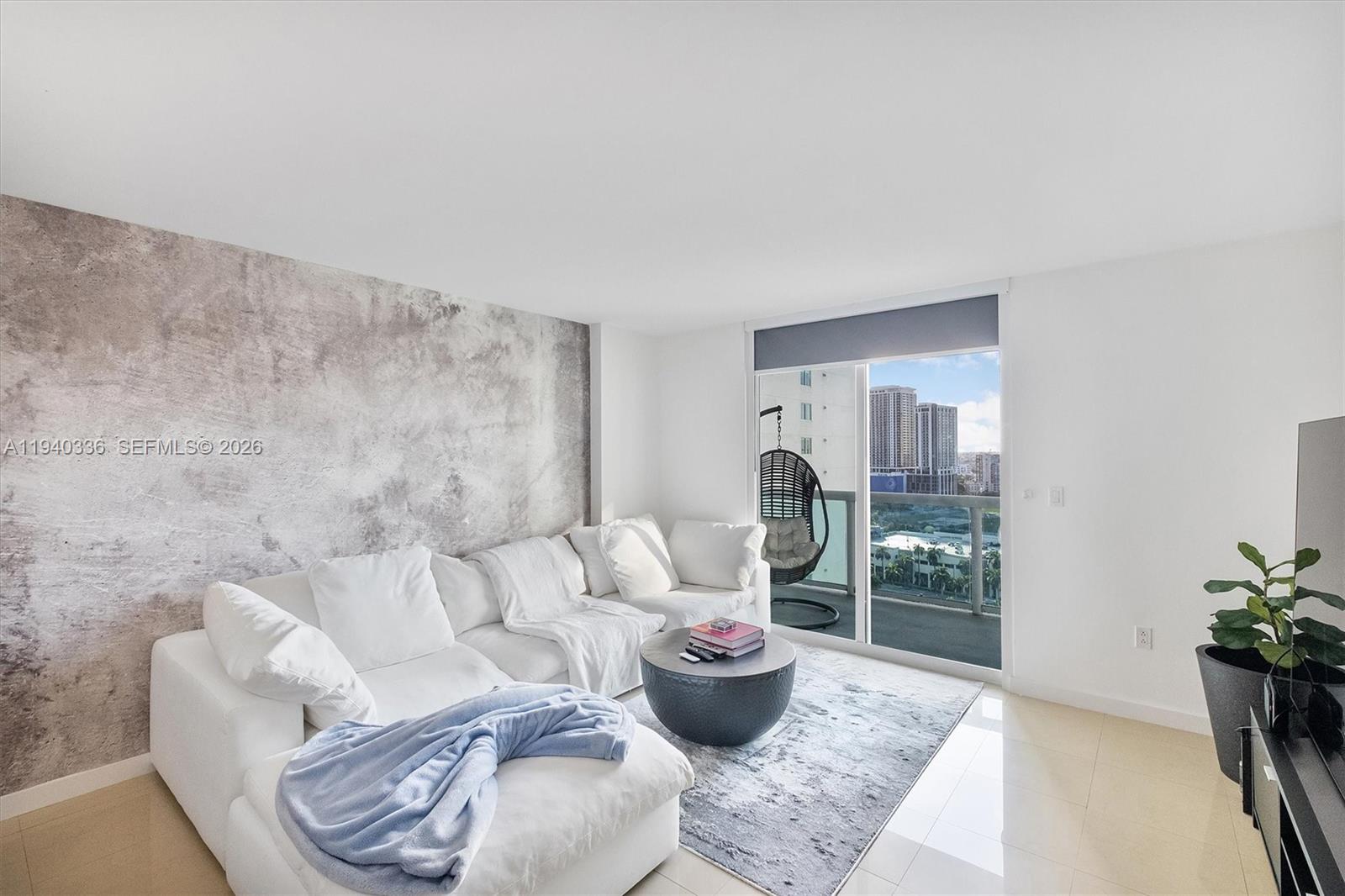 1800 N Bayshore Dr 2006