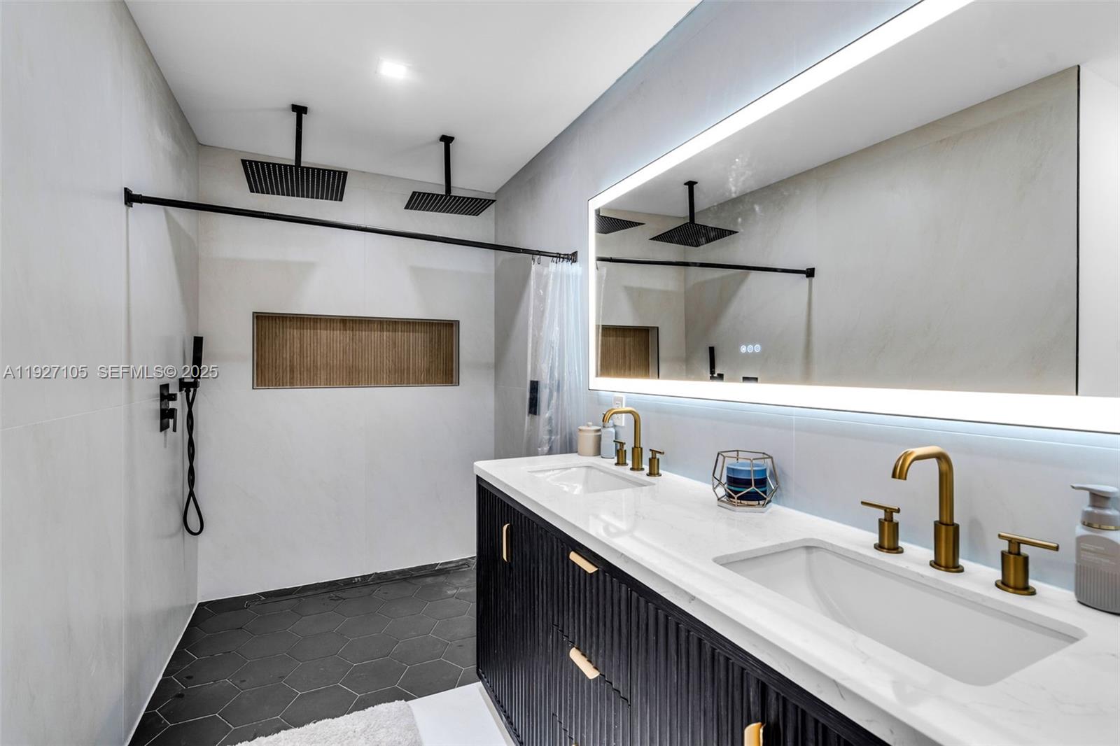 GATELAND ESTATES - Residential