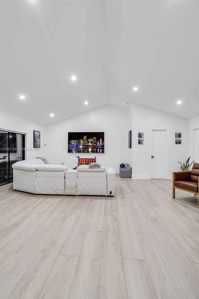 GATELAND ESTATES - Residential