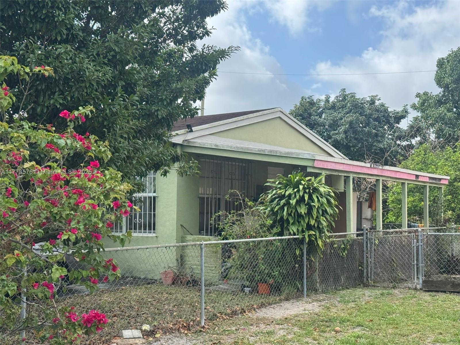 Property for Sale at 9100 Broad Manor Rd, Miami, Broward County, Florida - Bedrooms: 3 
Bathrooms: 1  - $420,000