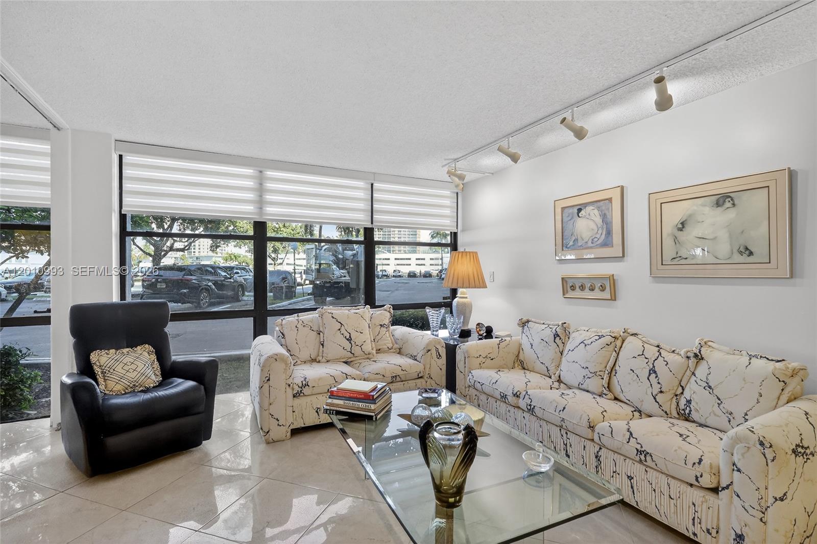 1000 Parkview Dr 104