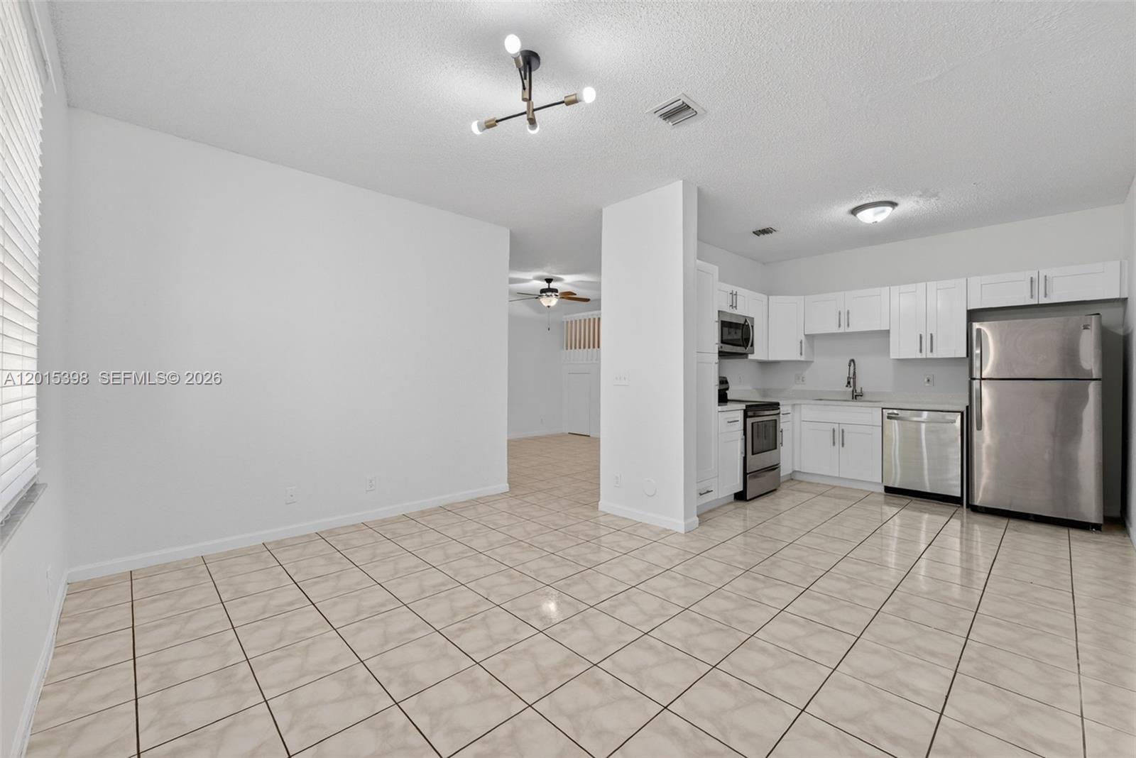 PEMBROKE SHORES - Residential Lease