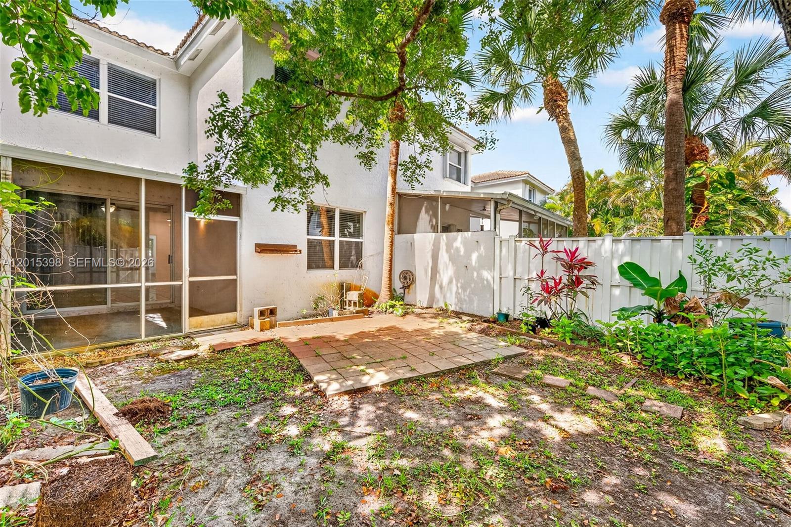 PEMBROKE SHORES - Residential Lease