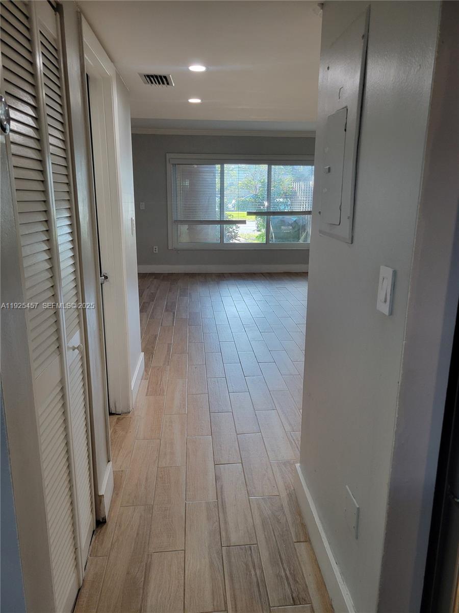 PEMBROKE LAKES SECTION SE - Residential Lease