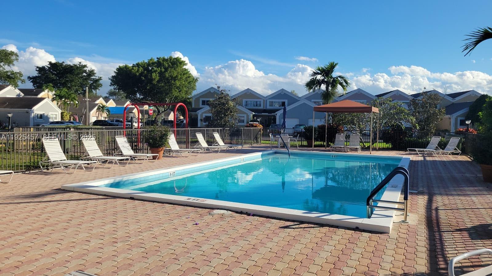 PEMBROKE LAKES SECTION SE - Residential Lease