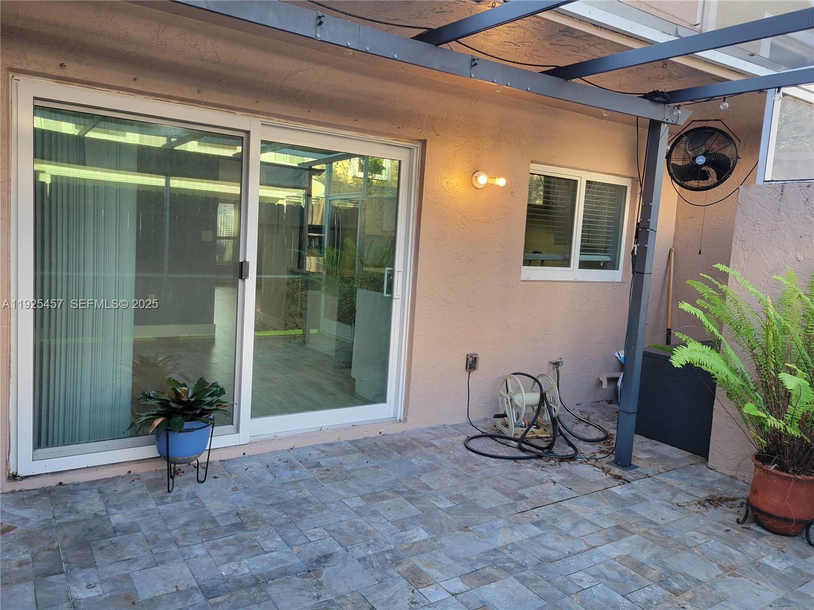 PEMBROKE LAKES SECTION SE - Residential Lease