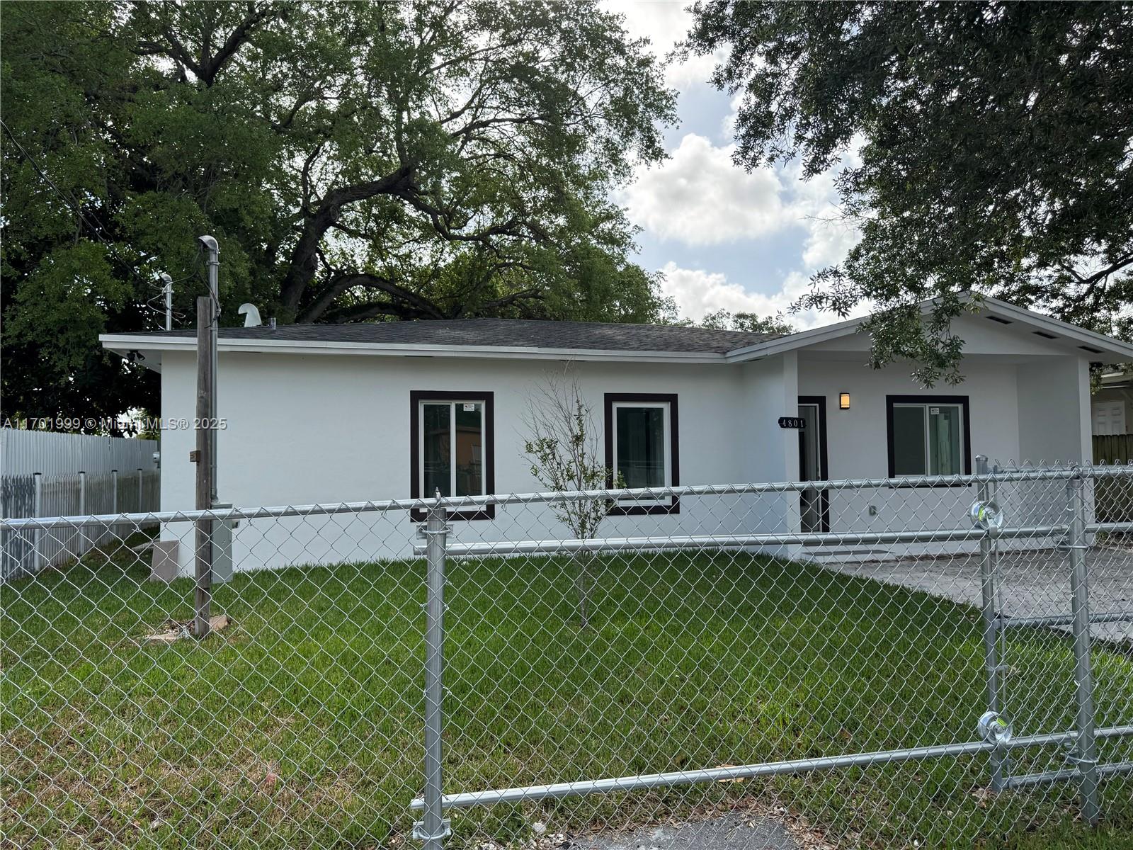 4801 Nw 31 Ct, Miami, Broward County, Florida - 3 Bedrooms  
2 Bathrooms - 