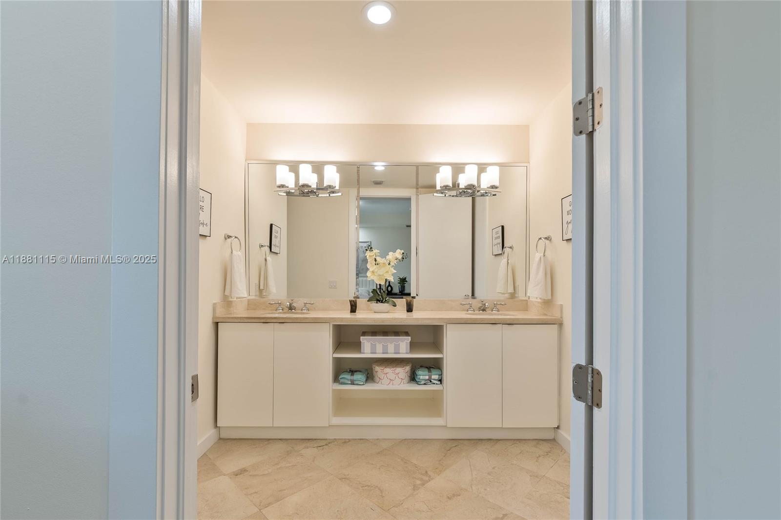 Madeira Townhomes - Residential