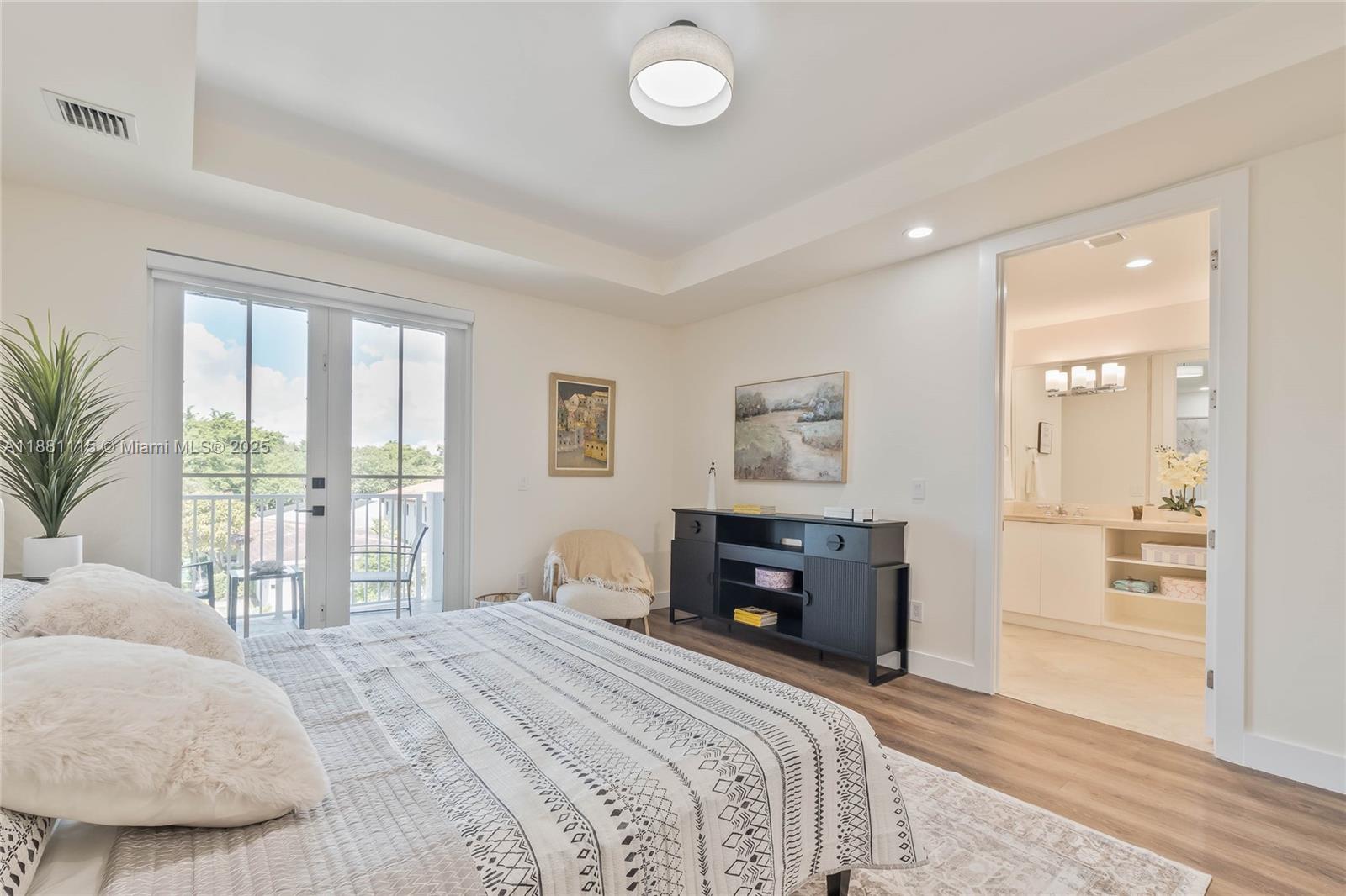 Madeira Townhomes - Residential