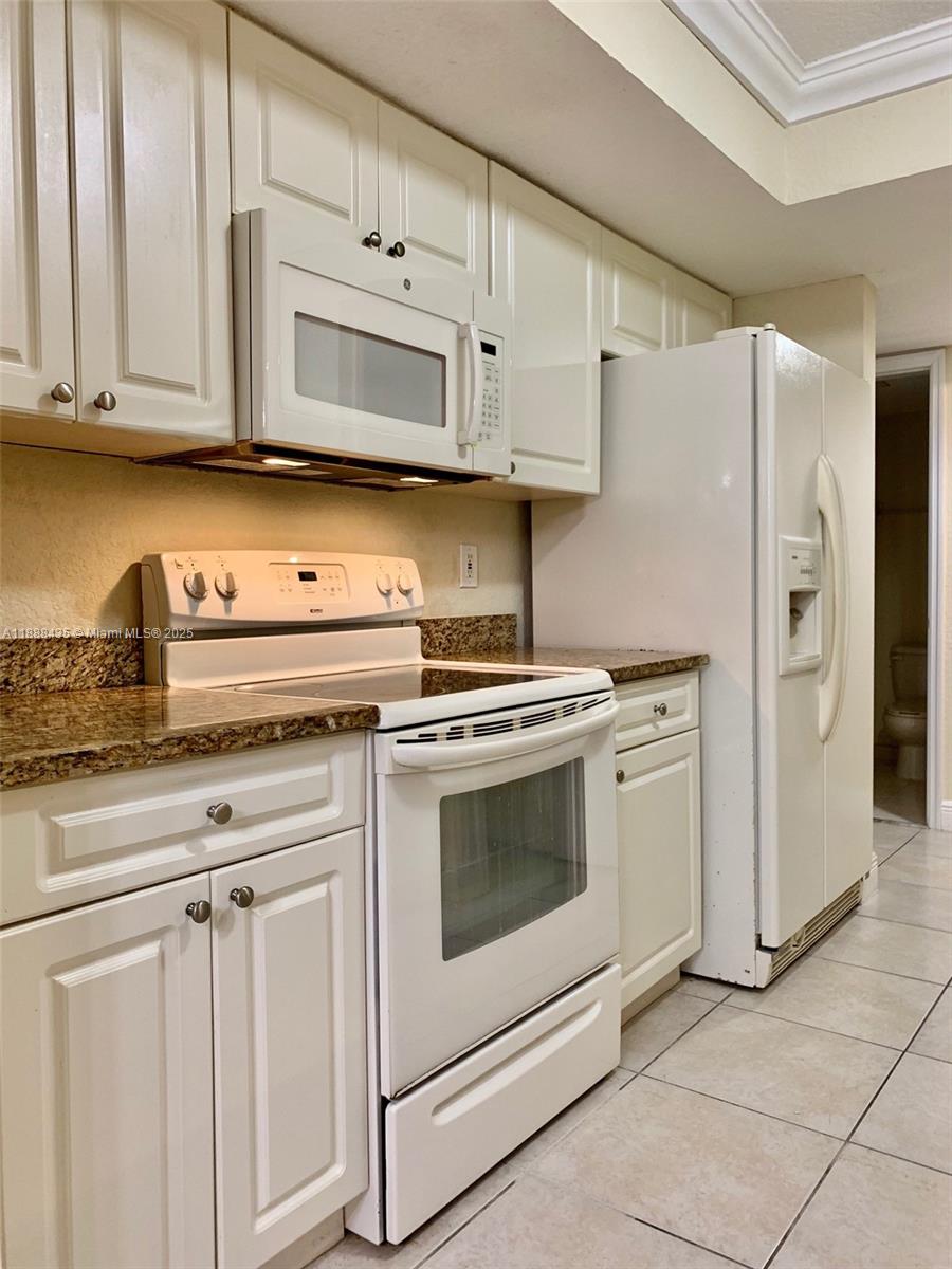 BREEZE OF GALLOWAY CONDO - Residential Lease