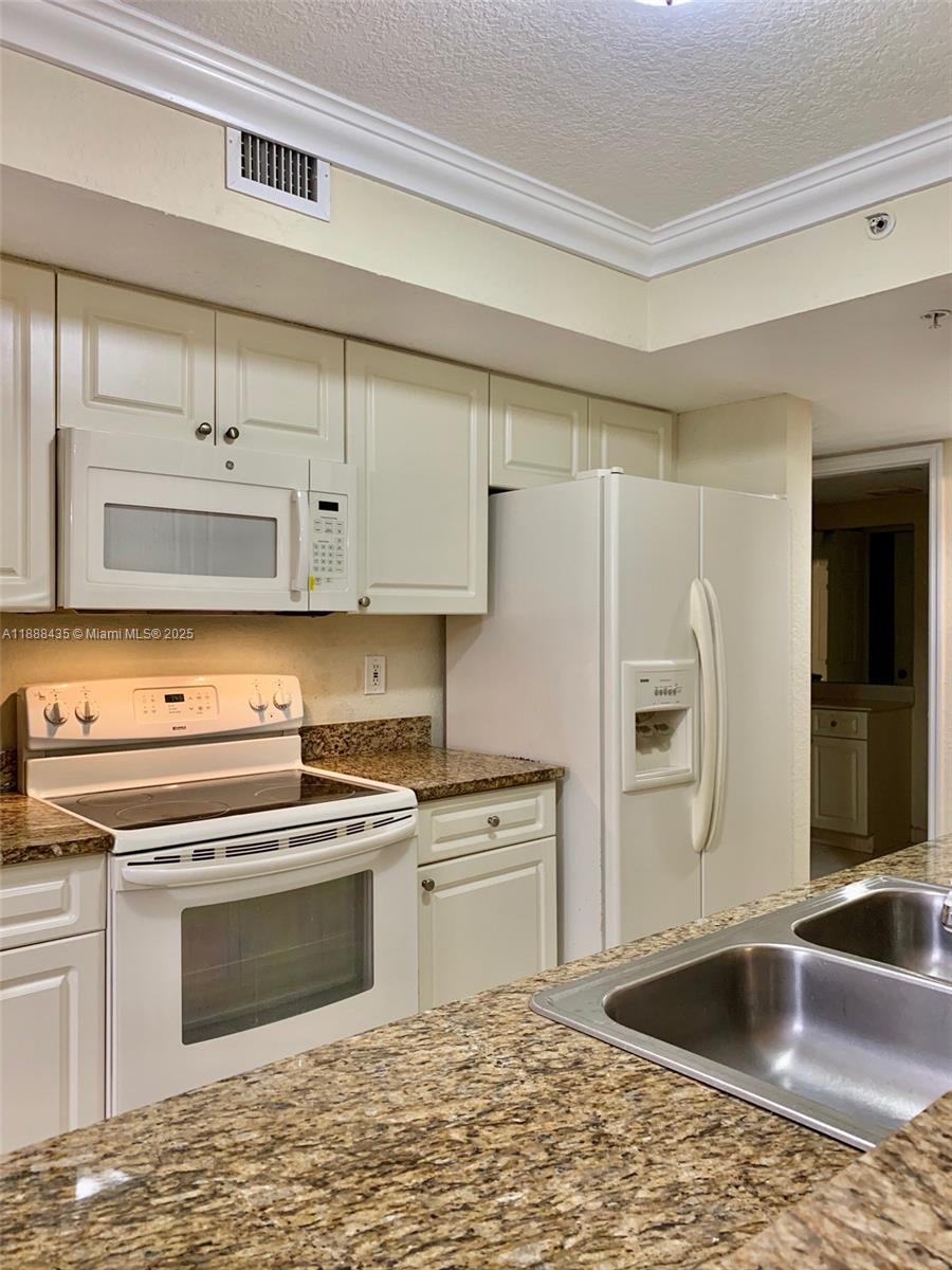 BREEZE OF GALLOWAY CONDO - Residential Lease