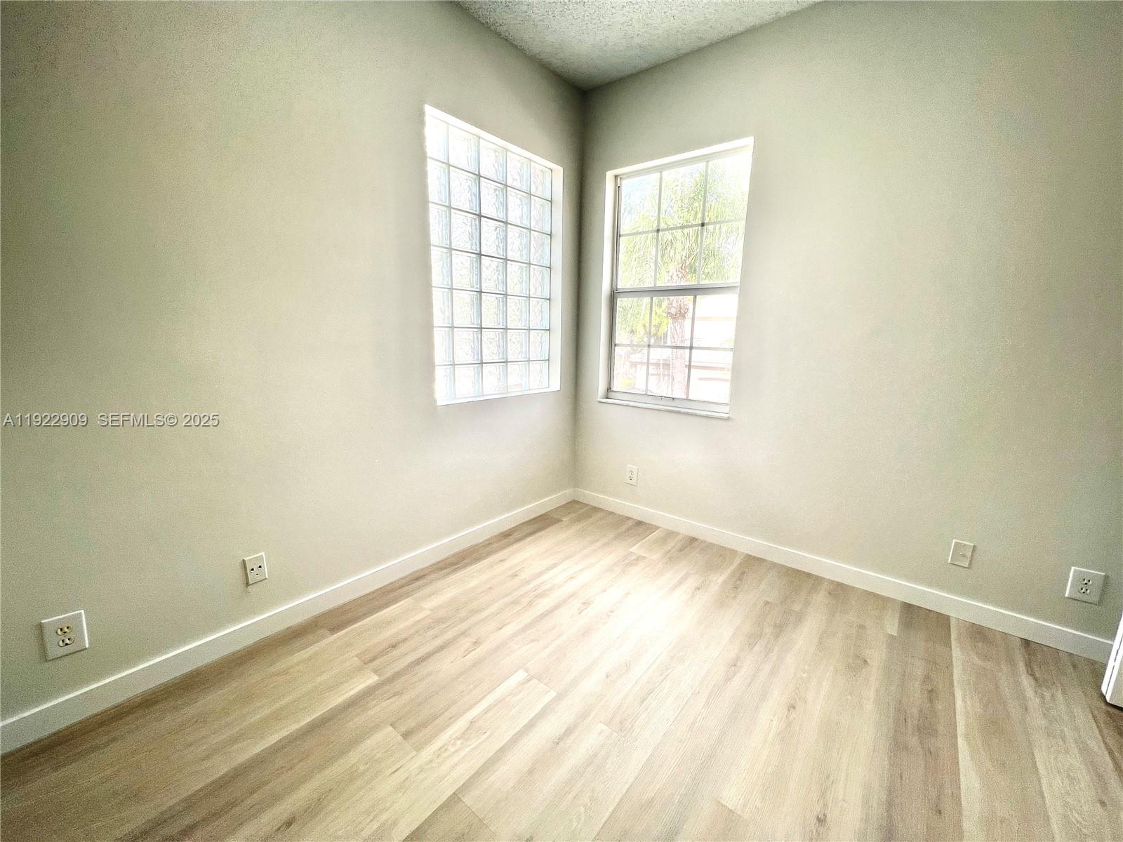 SECTORS 3 & 4 BOUNDARY PL - Residential Lease