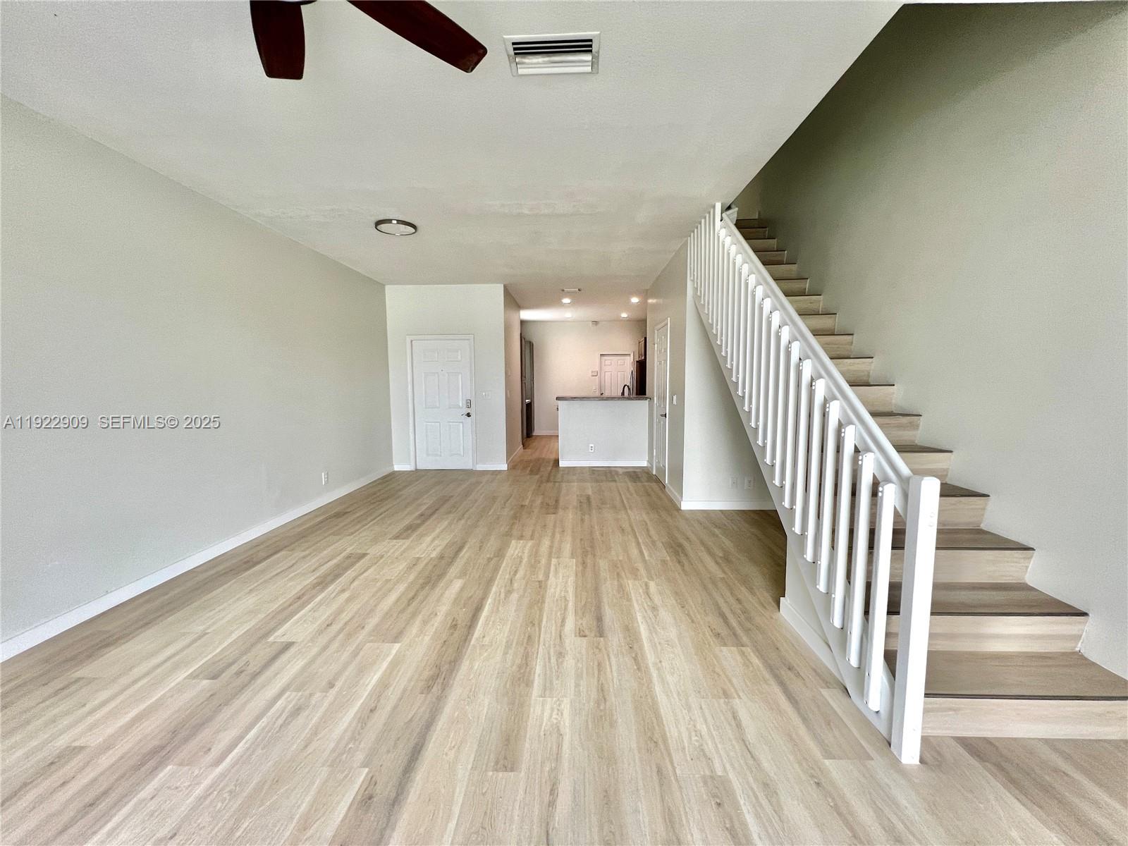 SECTORS 3 & 4 BOUNDARY PL - Residential Lease