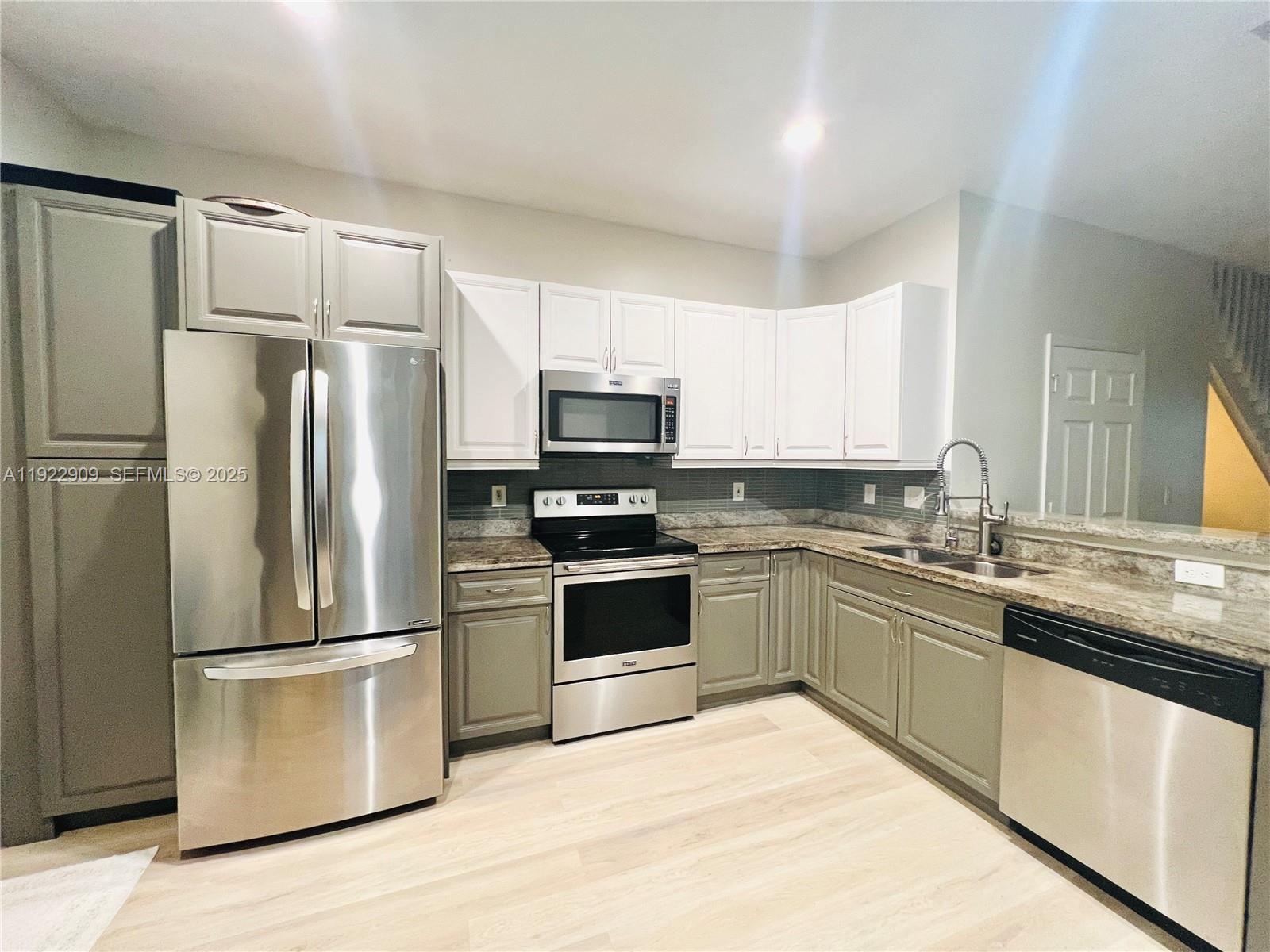 SECTORS 3 & 4 BOUNDARY PL - Residential Lease