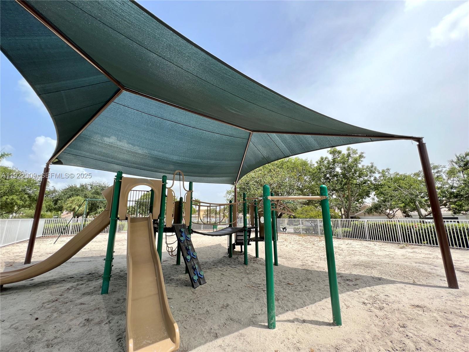 SECTORS 3 & 4 BOUNDARY PL - Residential Lease