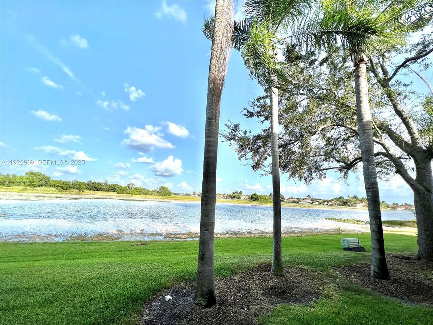 Inviting and well-lit townhouse. Fantastic lake view in one of the most wanted neighborhoods of Weston, San
Messina. Everything to enjoy! Quiet and friendly neighborhood with amenities. Resort Style swimming pool and
children's playground. It has 3 comfortable bedrooms on the 2nd floor with 2 renovated full bathrooms (1 Jack and
Jill) and 1 toilette on 1st floor. Freshly painted. Comfortable kitchen, dining room and living room. Covered garage
for 1 car and uncovered for 1 more. The best schools of Weston A+. Come to see your new home today! Easy to show.