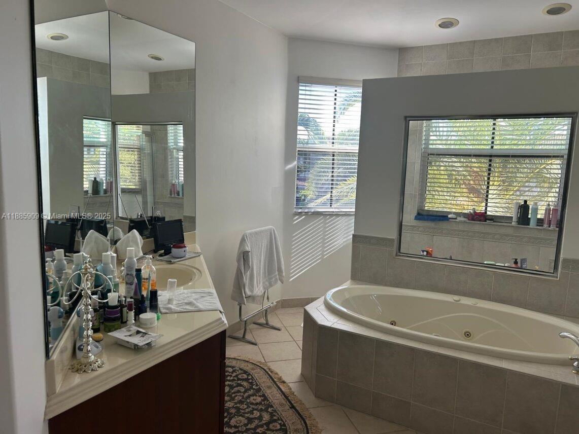 LIDO ISLES - Residential Lease