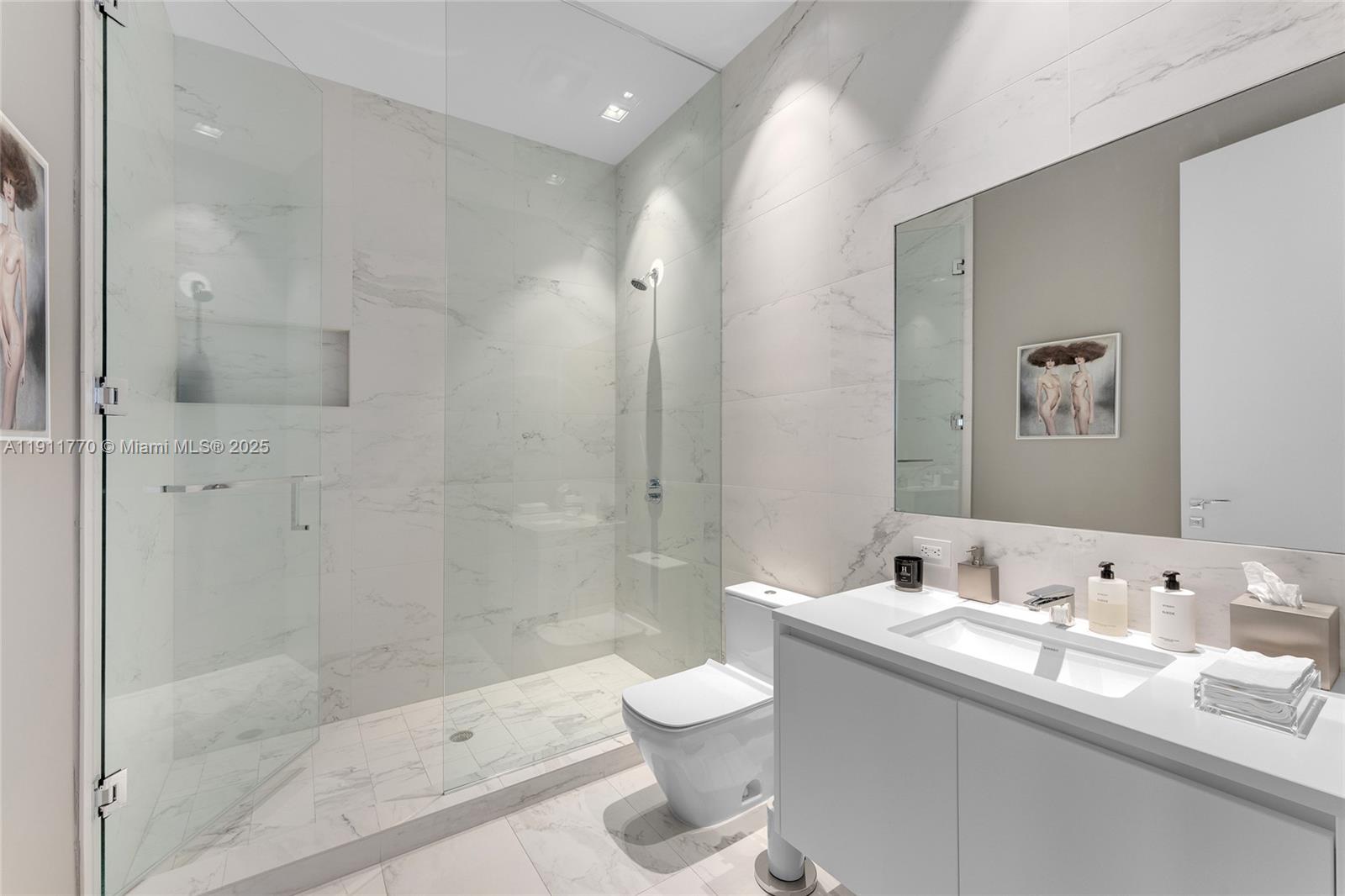 ONE THOUSAND MUSEUM CONDO - Residential