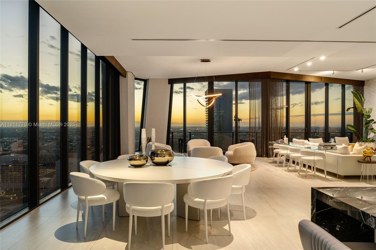 ONE THOUSAND MUSEUM CONDO - Residential