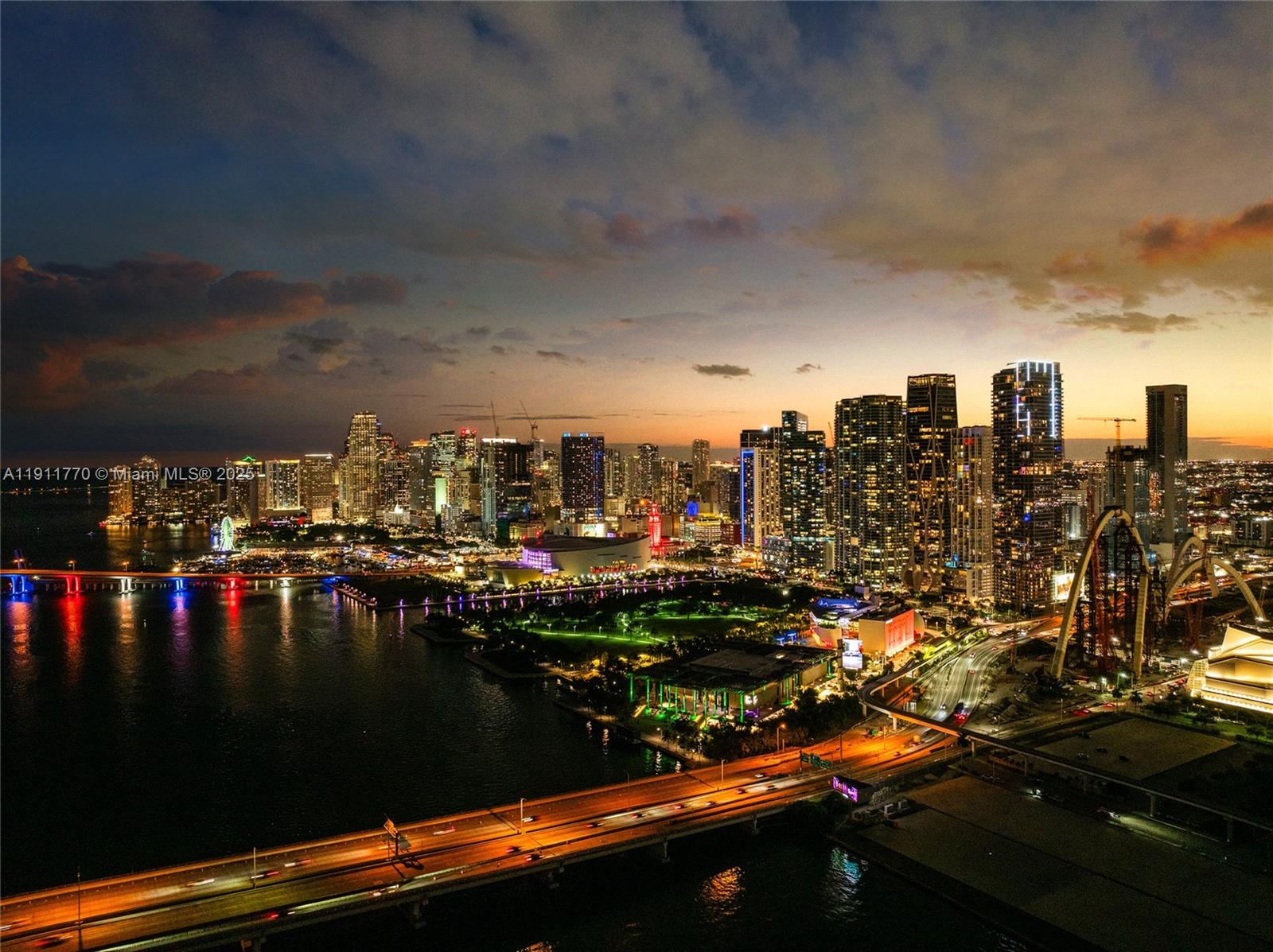 ONE THOUSAND MUSEUM CONDO - Residential