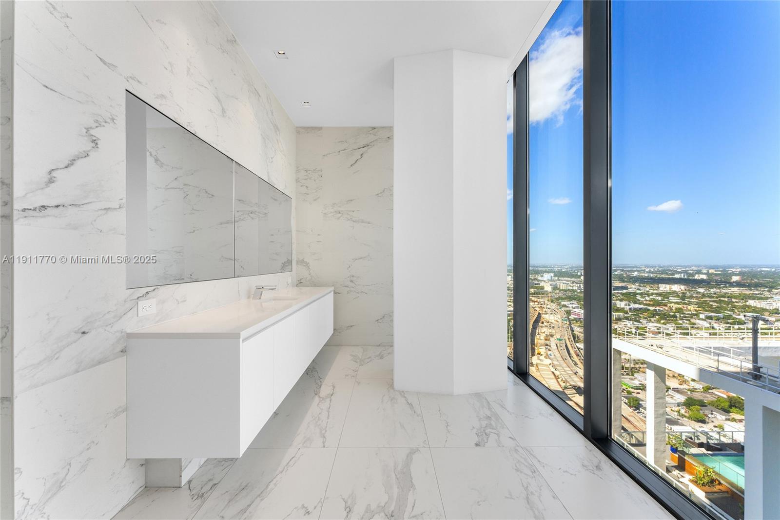 ONE THOUSAND MUSEUM CONDO - Residential