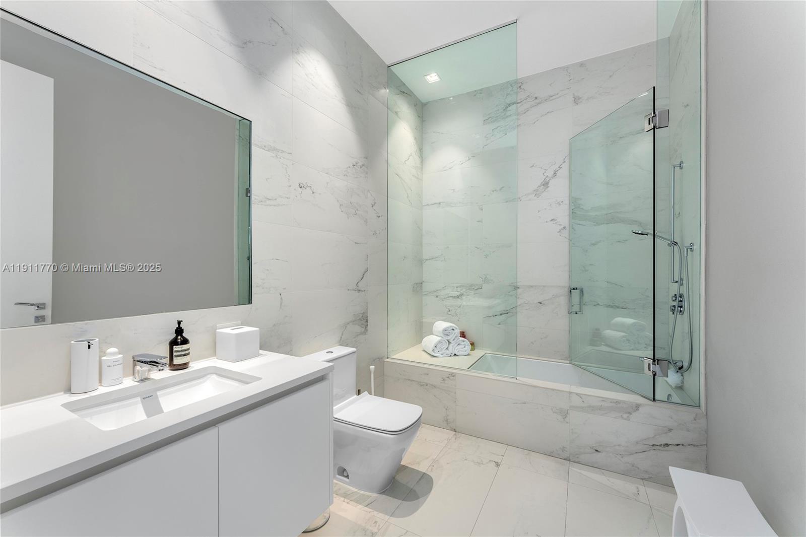 ONE THOUSAND MUSEUM CONDO - Residential