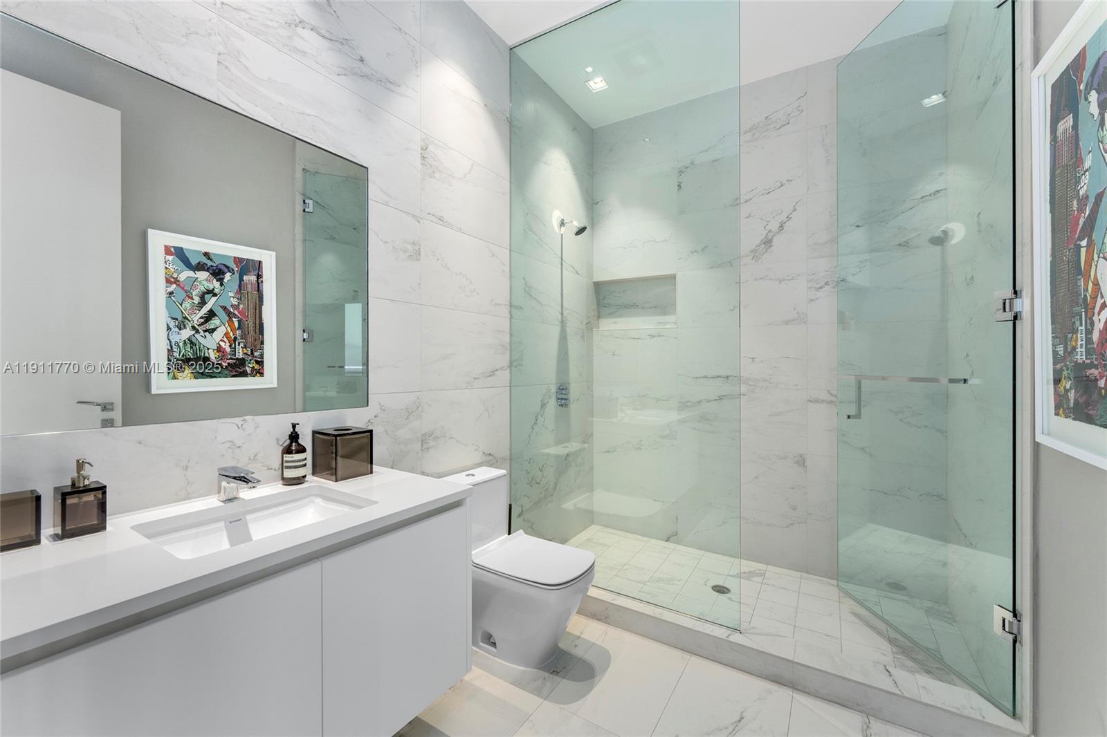 ONE THOUSAND MUSEUM CONDO - Residential